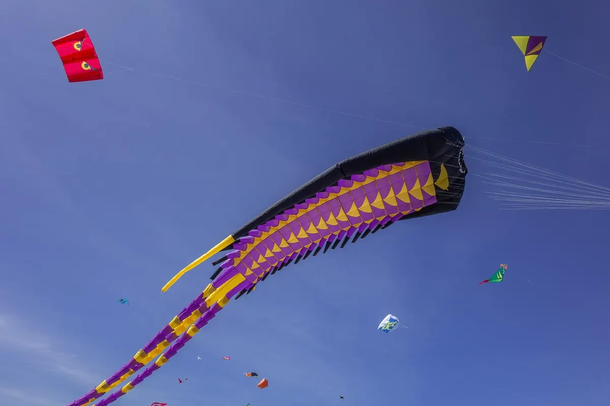 10 of the Best Kite Flying Spots on the UK Coast